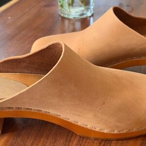 Bryr Clogs Gabe in Cedar Size 10